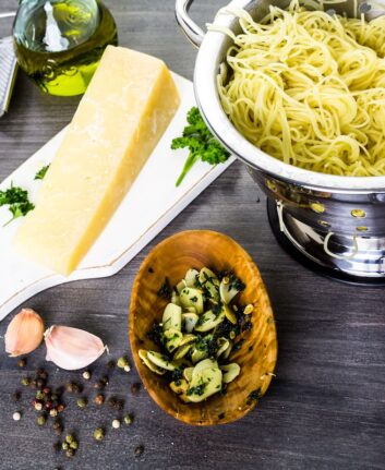 Pâtes à l'ail et huile d'olive ©shuttestock