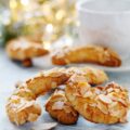 Croissants aux amandes ©SMarina shutterstock