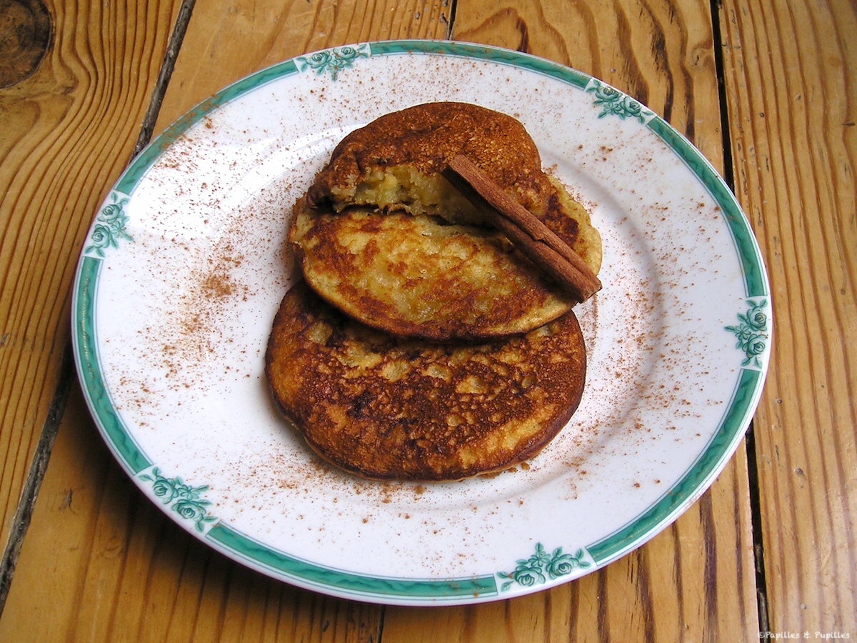 Pancakes aux pommes râpées et à la cannelle