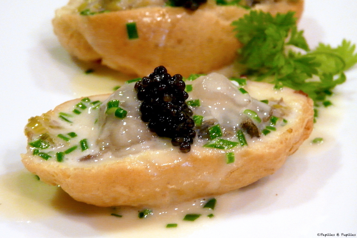 Profiteroles d'huîtres au caviar d'Aquitaine