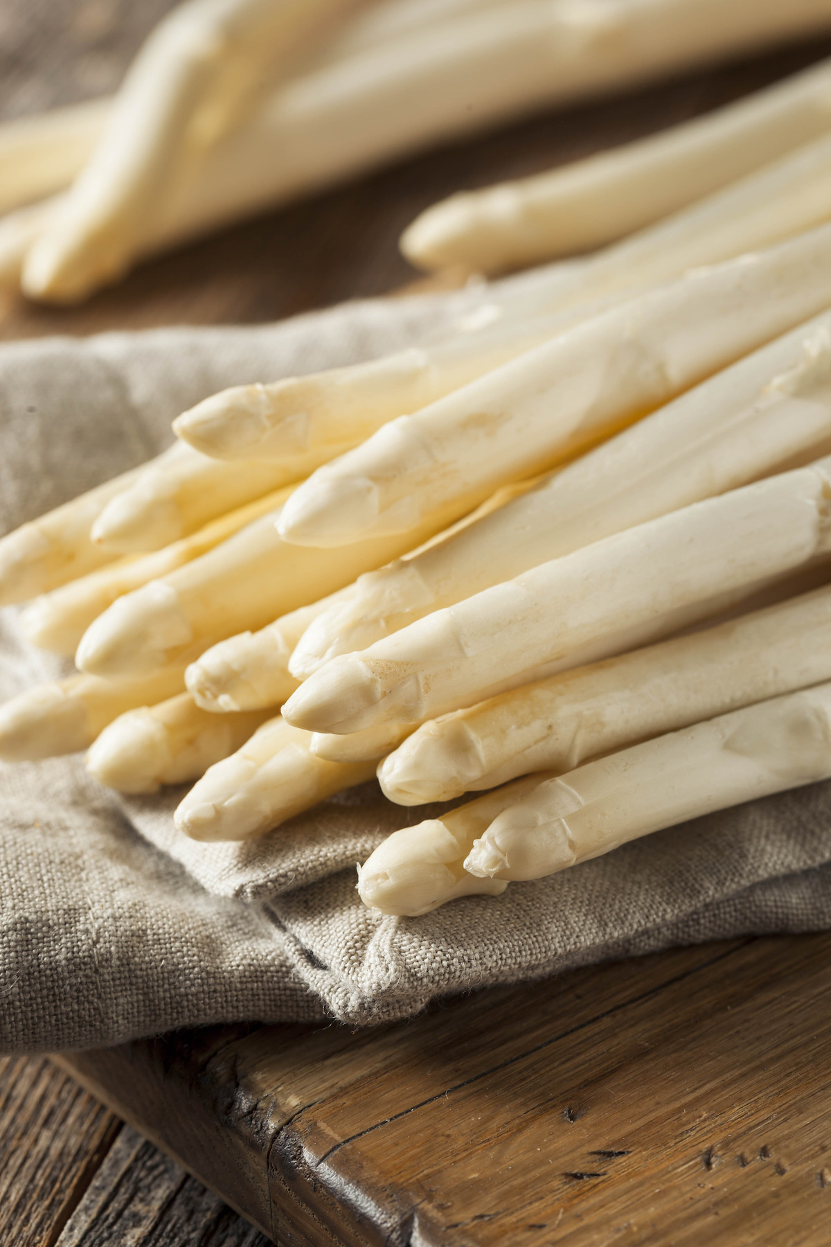 Asperges blanches © Brent Hofacker shutterstock