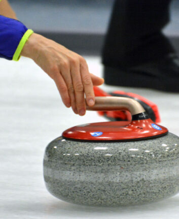 Curling ©Peter Miller CC BY-NC-ND 2.0
