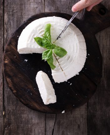 Ricotta ©id-art. shutterstock