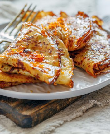 Crêpes Suzette © SMarina shutterstock