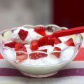 Mousse légère de yaourt au citron vert et aux fraises