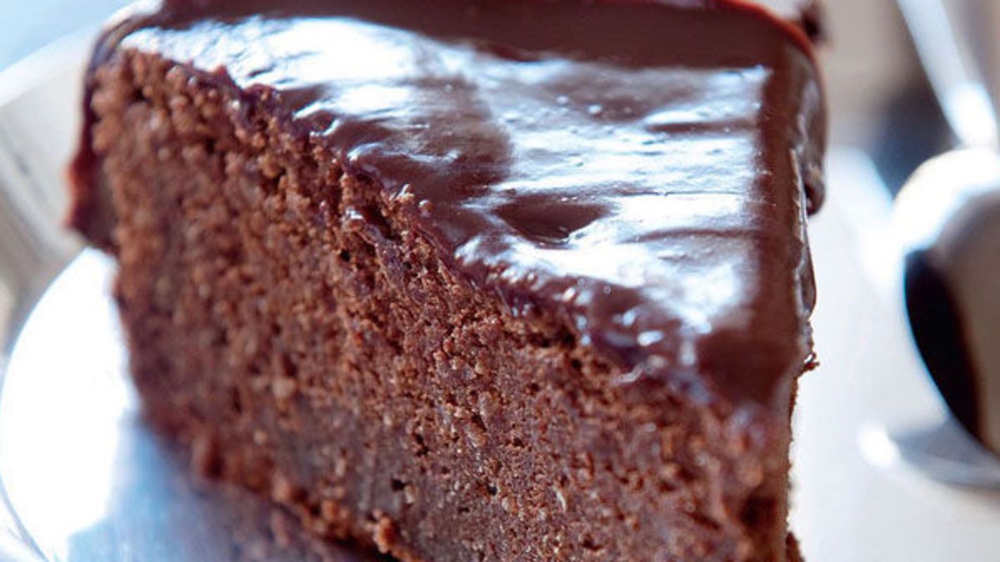 Gâteau au chocolat noir, glaçage chocolat pour 6 personnes