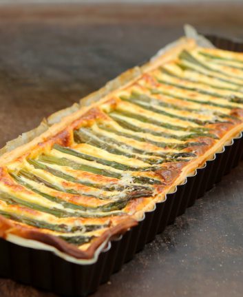 Tarte aux pointes d'asperges vertes et au Parmesan ©Anne LAtaillade