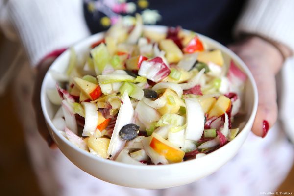 Salade d’endives, pommes, céleri et graines de courge
