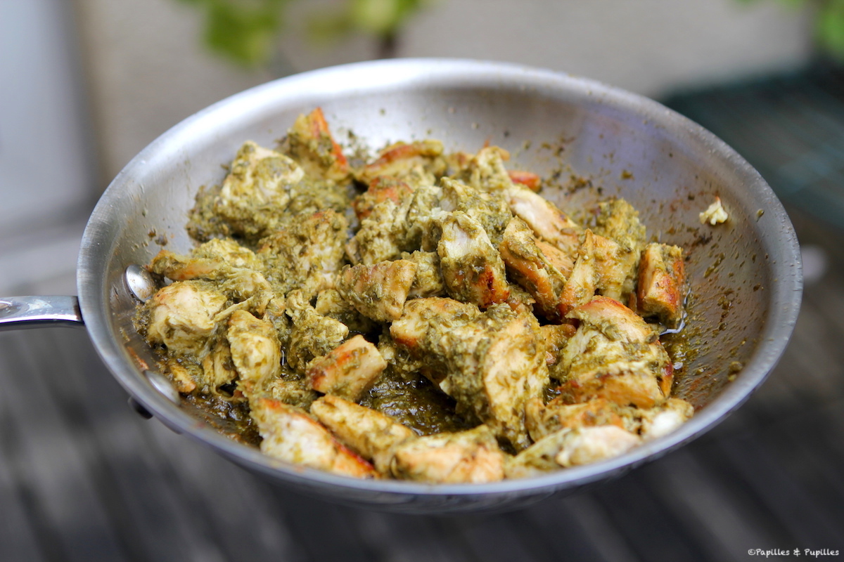 Dés de poulet à l'ail des ours