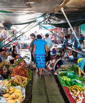 Maeklong Market ©Constantin Stanciu shutterstock