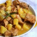 Porc à l'ananas et au romarin