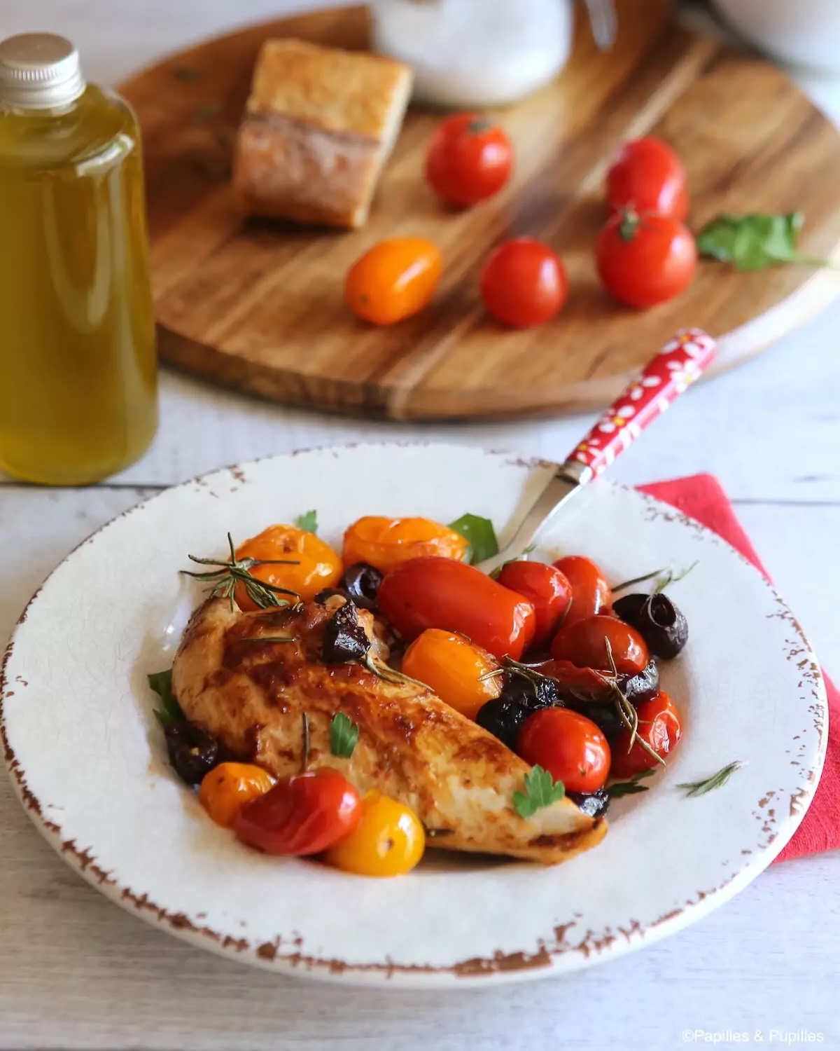 Poulet aux tomates et olives noires