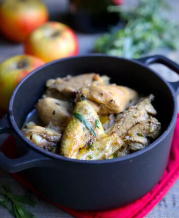 Poulet mijoté au cidre, à la moutarde et à l’estragon