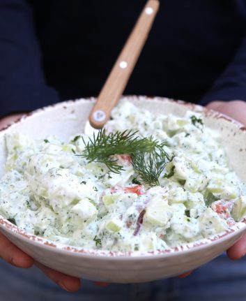 Salade de concombre au saumon fumé et aneth