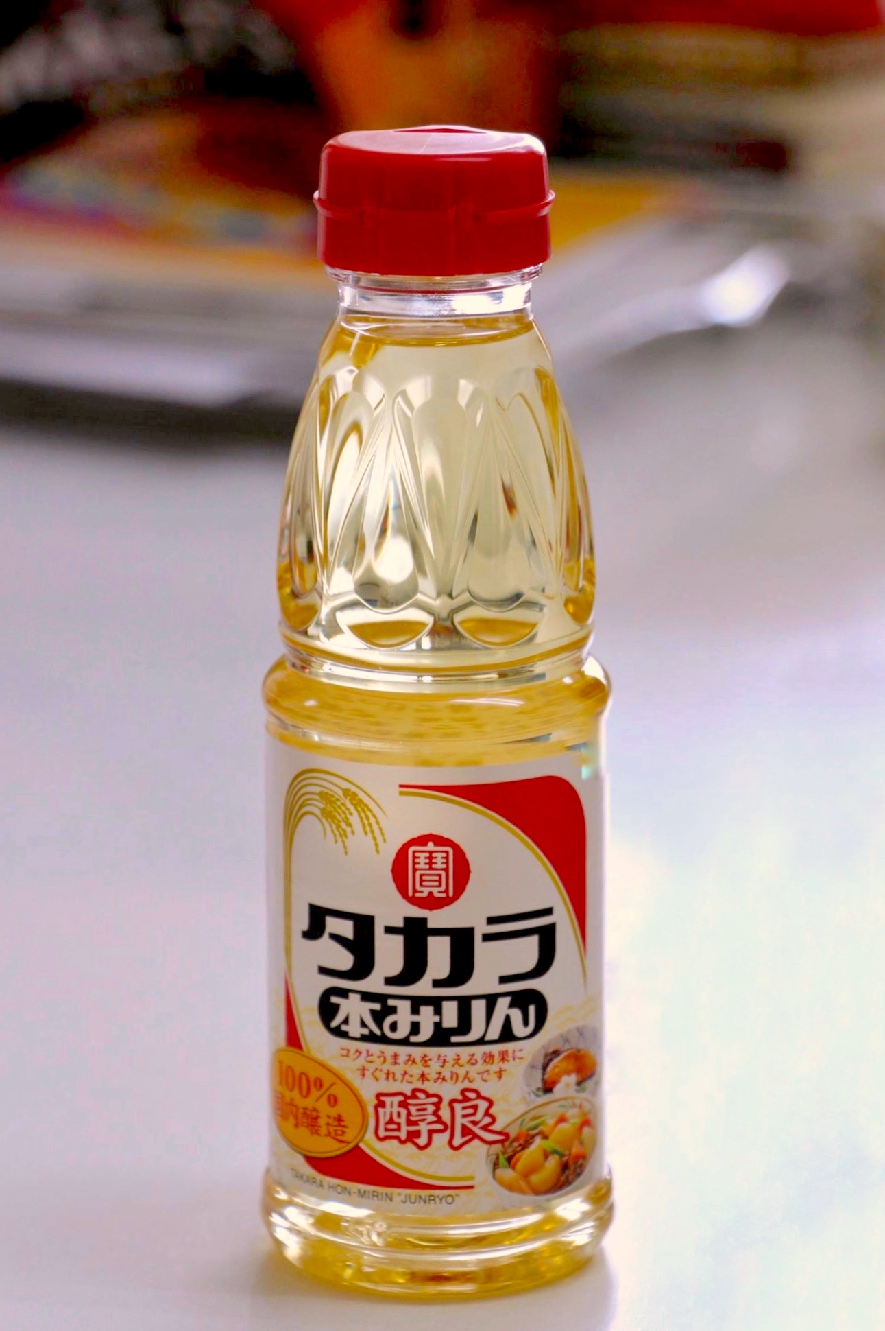 Mirin, un vin de riz sucré utilisé dans la cuisine japonaise