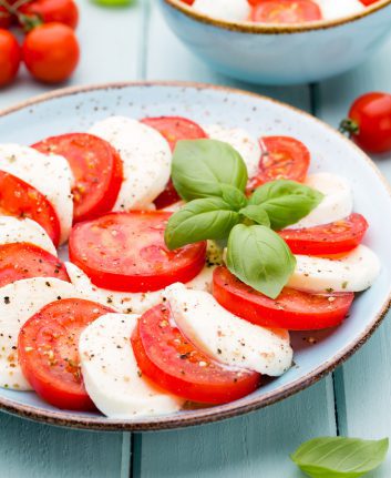 Salade Caprese ©Gita Kulinitch Studio. shutterstock