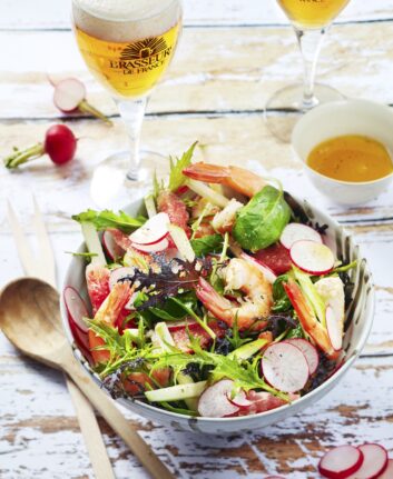Salade de crevettes, radis, pamplemousse, pomme_@Amelie Roche-Brasseurs de France