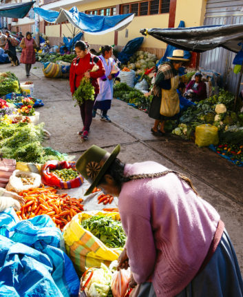 Marché d'Urubamba ©Joerg Steber shutterstock