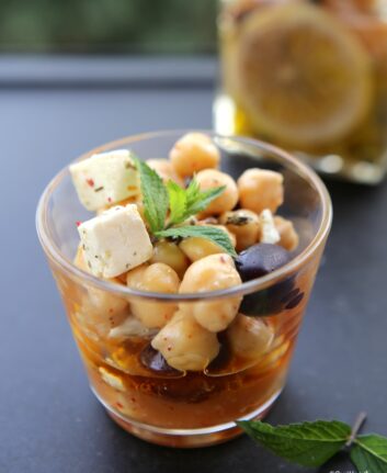 Salade de pois chiche feta et olives noires