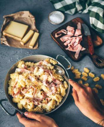 Pâtes au jambon, fromage et huile de truffe ©Madrange