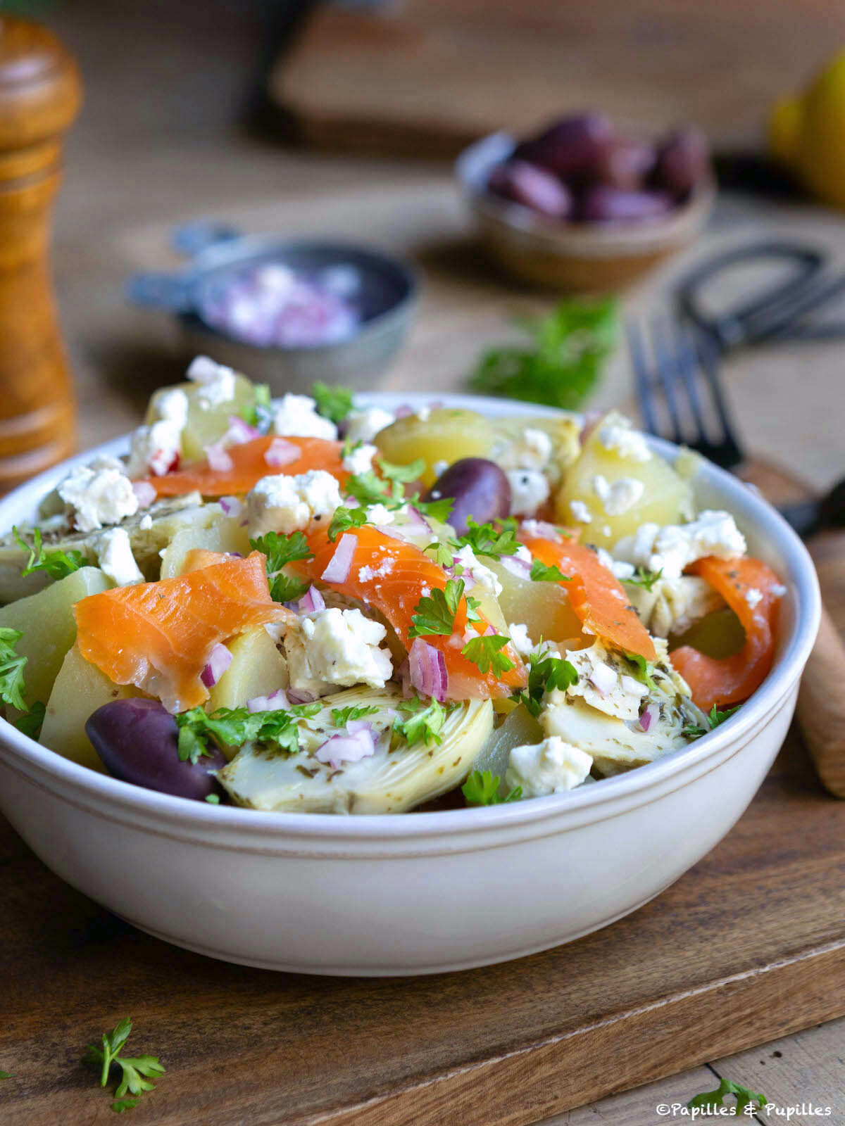 Salade pommes de terre truite fumée artichauts