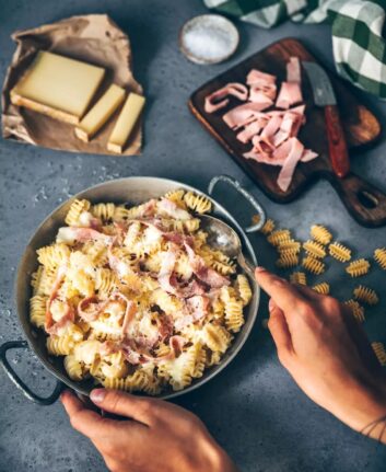 Pâtes au jambon, fromage et huile de truffe ©Madrange