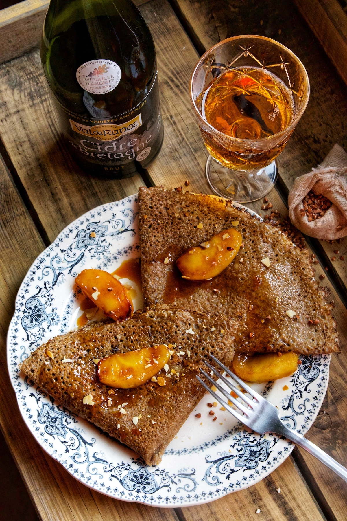 Crêpes sans gluten aux pommes et caramel