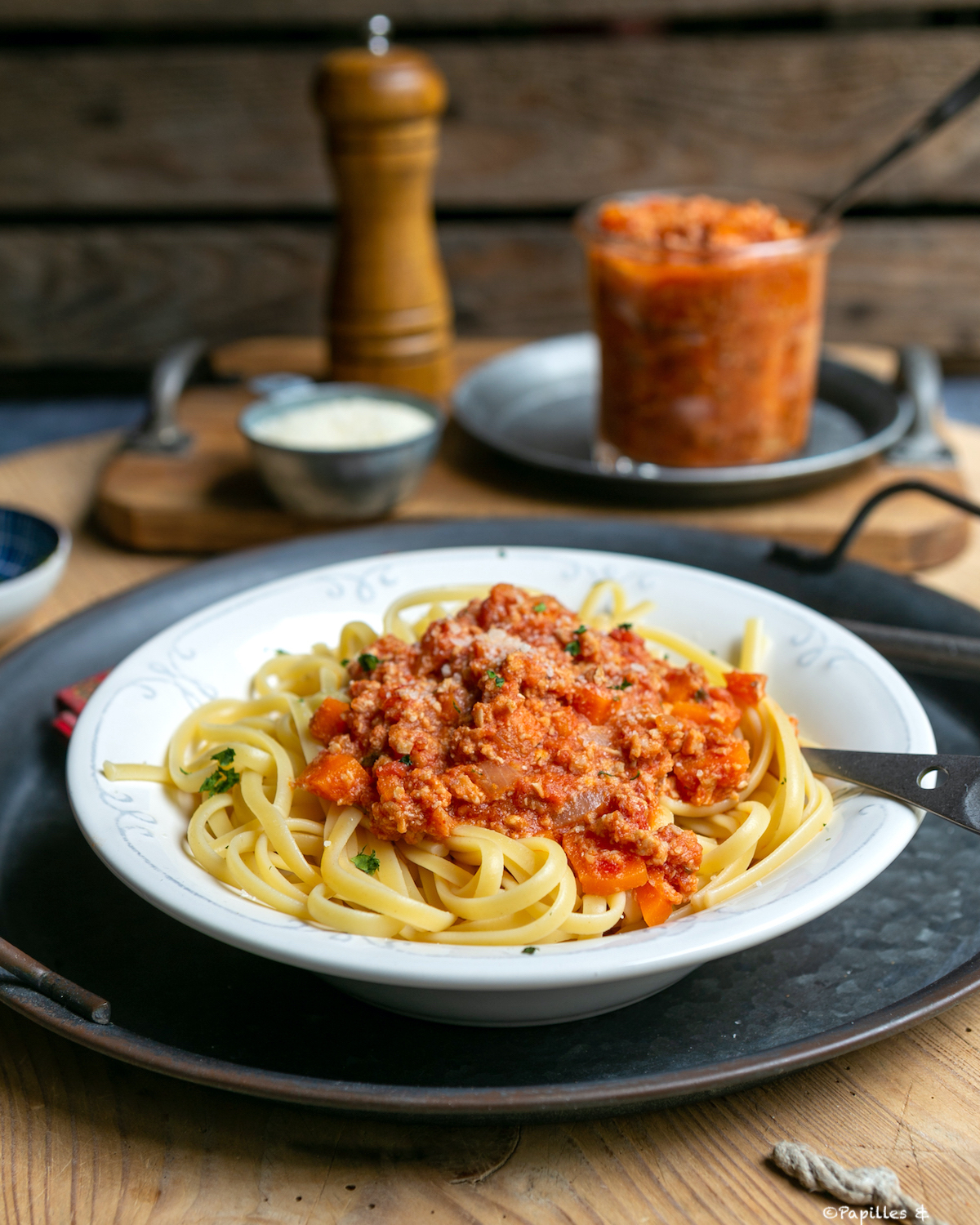 Pâtes sauce tomate aux restes de porc