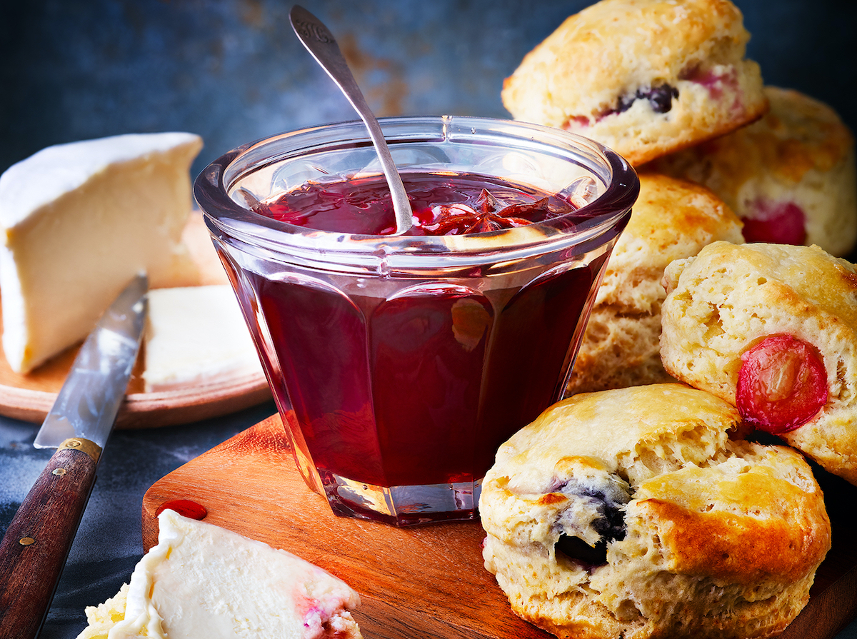 Scones aux raisins, gelée raisins badiane