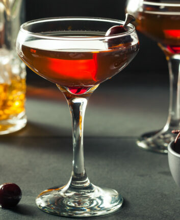 Cocktail Manhattan ©e Brent Hofacker shutterstock