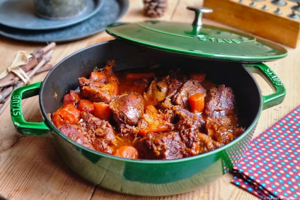 Joues de porc confites au vin blanc, à la cocotte minute®