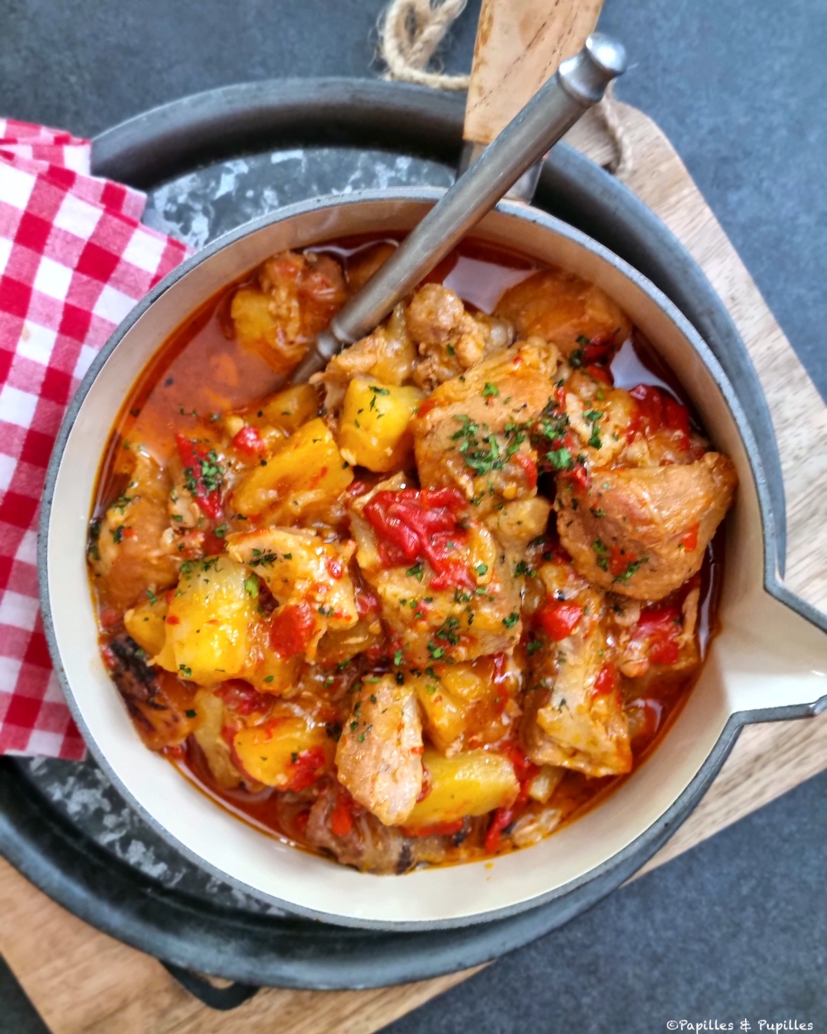 Sauté de porc à l'ananas et piquillos