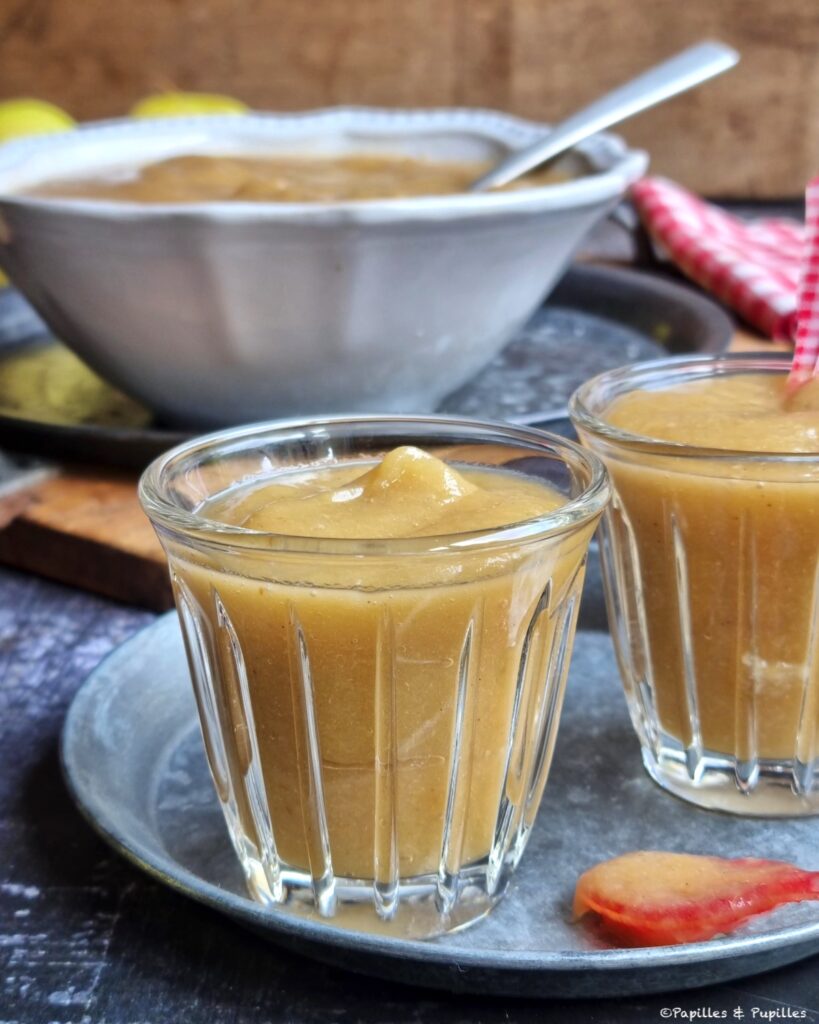 Compote pommes rhubarbe, recette facile et réconfortante