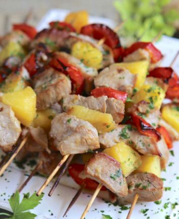 Brochettes de porc à l'ananas et aux poivrons