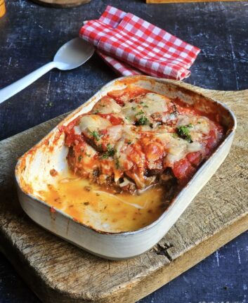 Gratin d'aubergines, fromage et boeuf haché