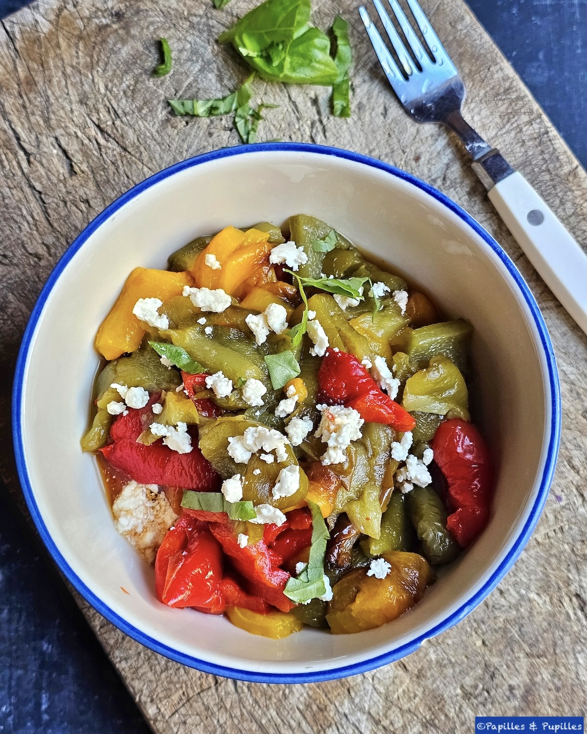 Salade de poivrons, feta et basilic