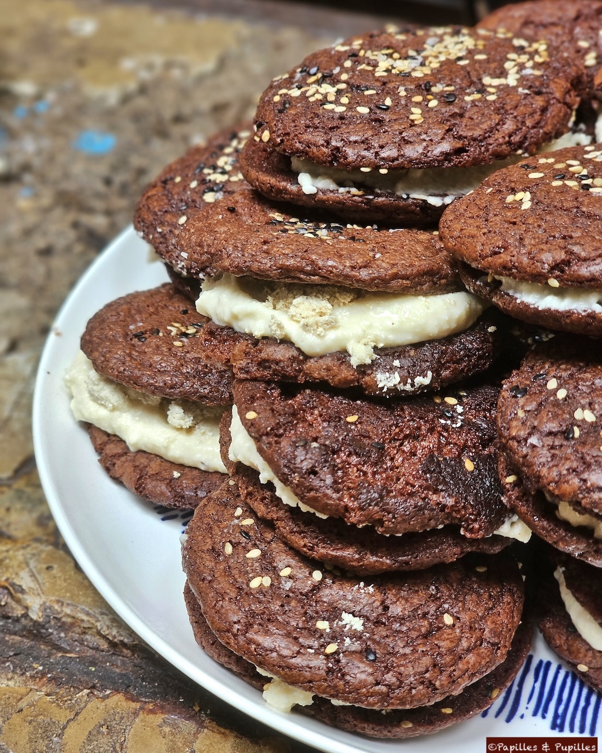 Cookies au chocolat façon brownies, crème au tahiné 