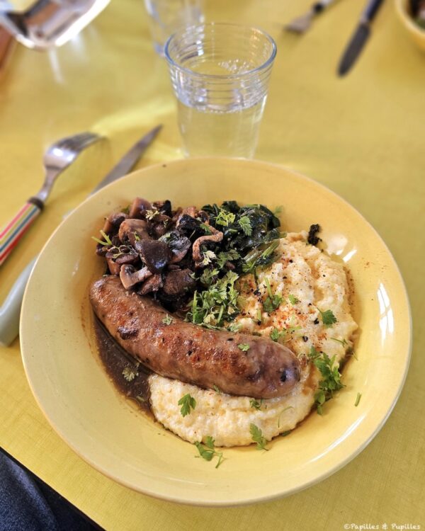 Saucisse, champignons, polenta